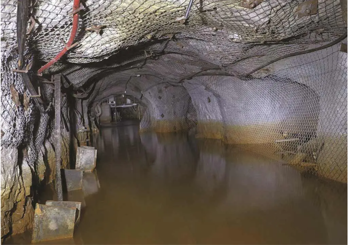 Bơm thoát nước trong hầm mỏ