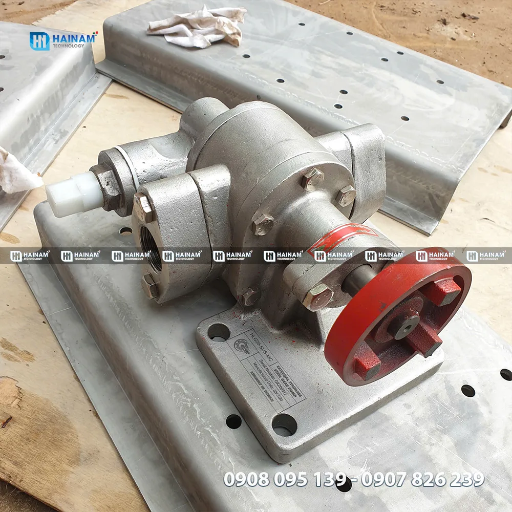 bơm bánh răng khớp ngoài