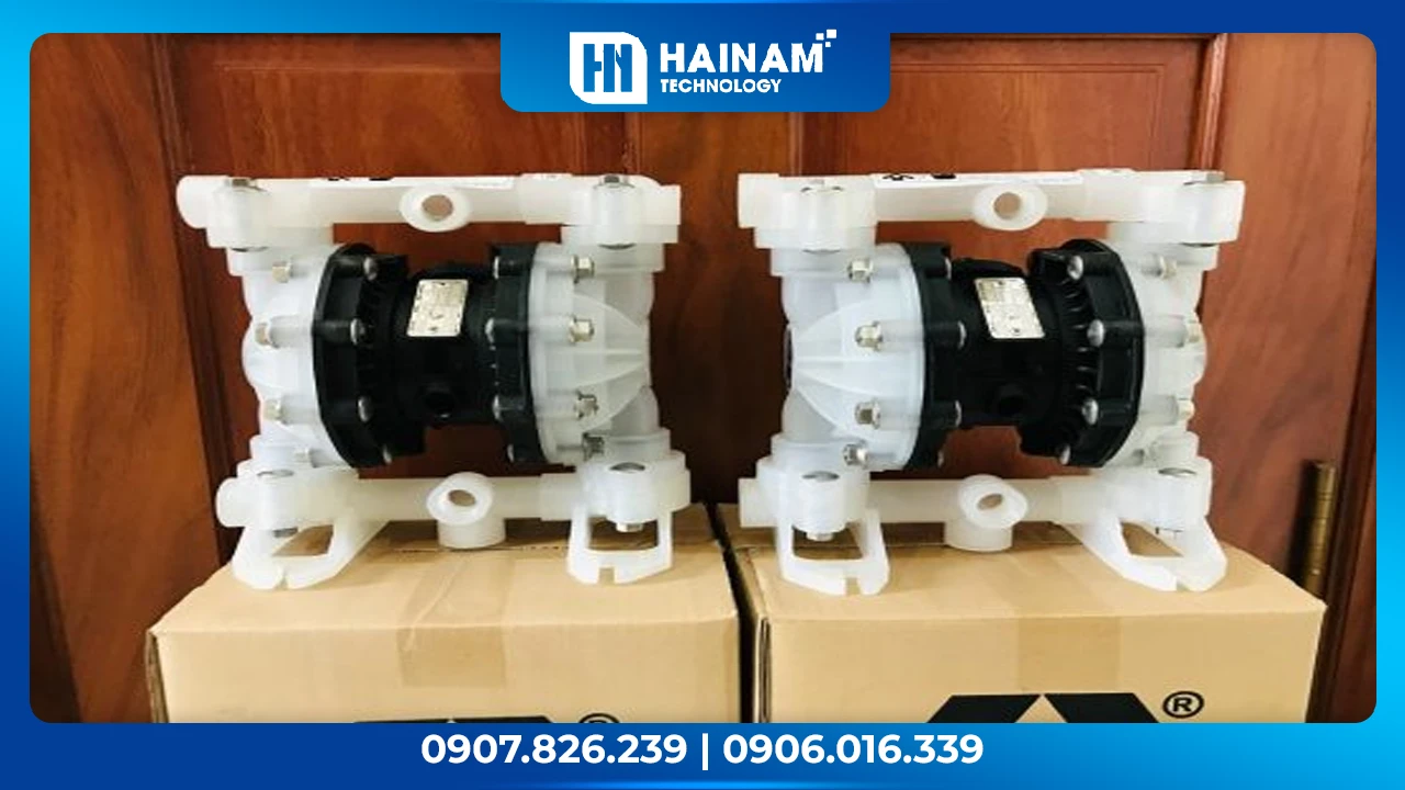 bơm màng bơm keo trong nhà máy gỗ