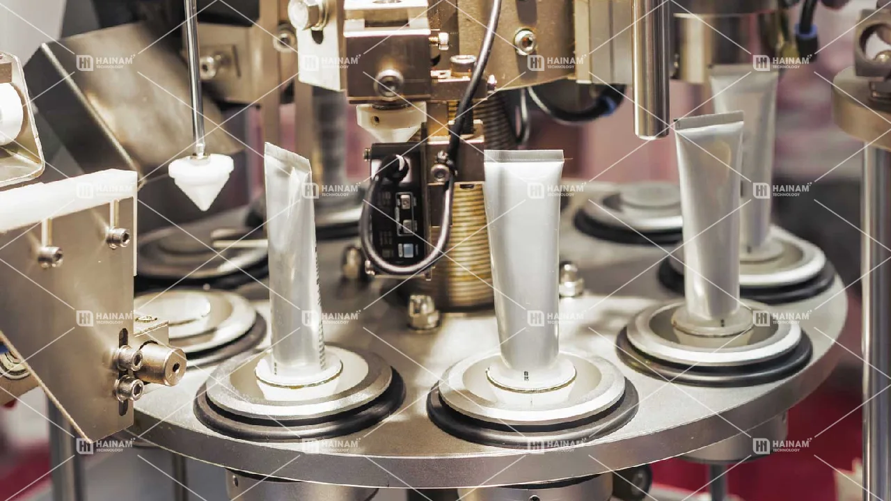 bơm chiết rót ngành hóa mỹ phẩm