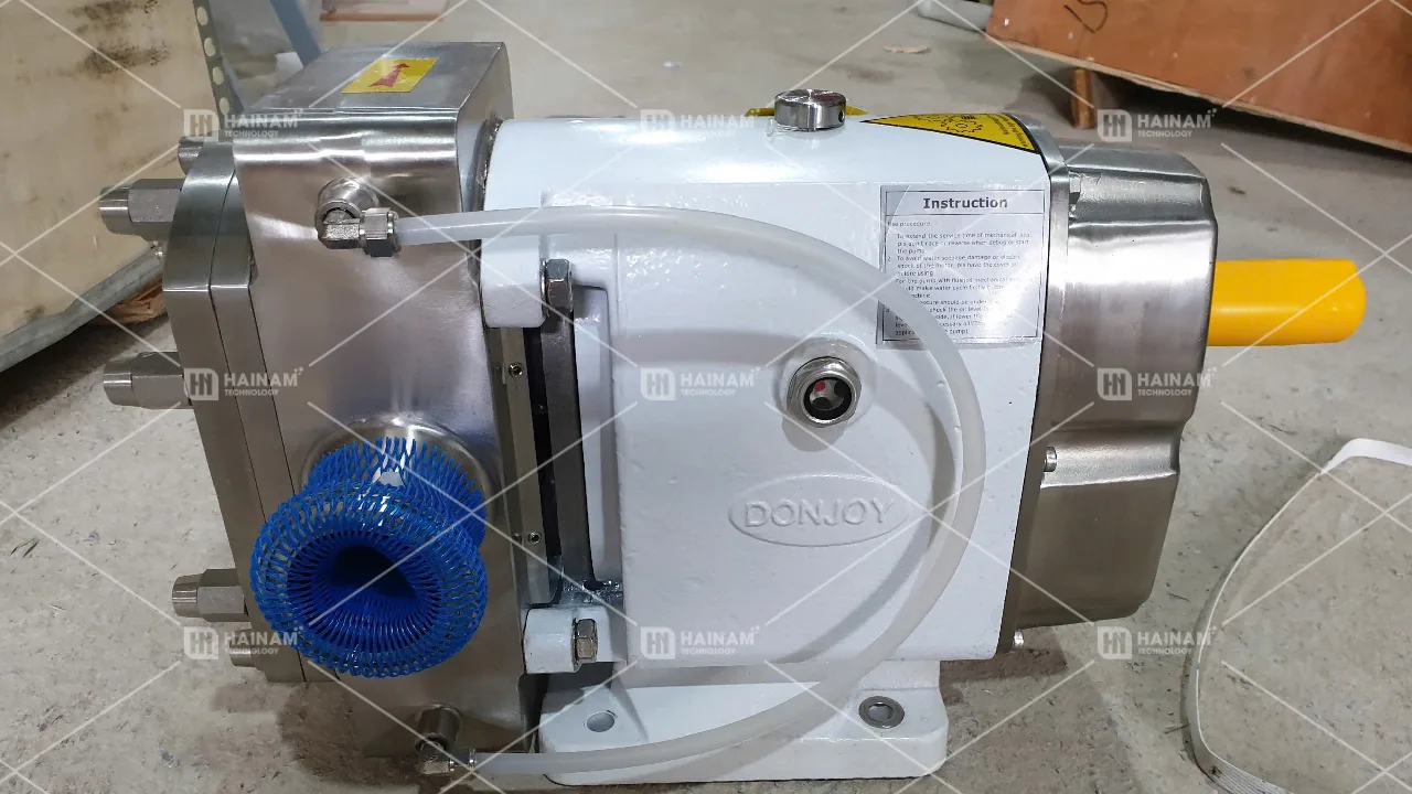 đầu bơm cánh khế