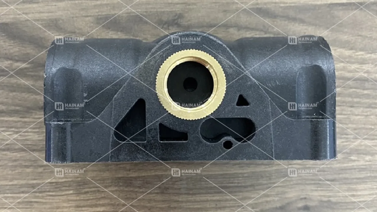 van chia khí bơm màng husky